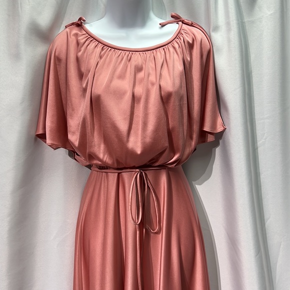 VINTAGE ILGWU 1970’s Dusty Rose Blouson Gown - Picture 2 of 11